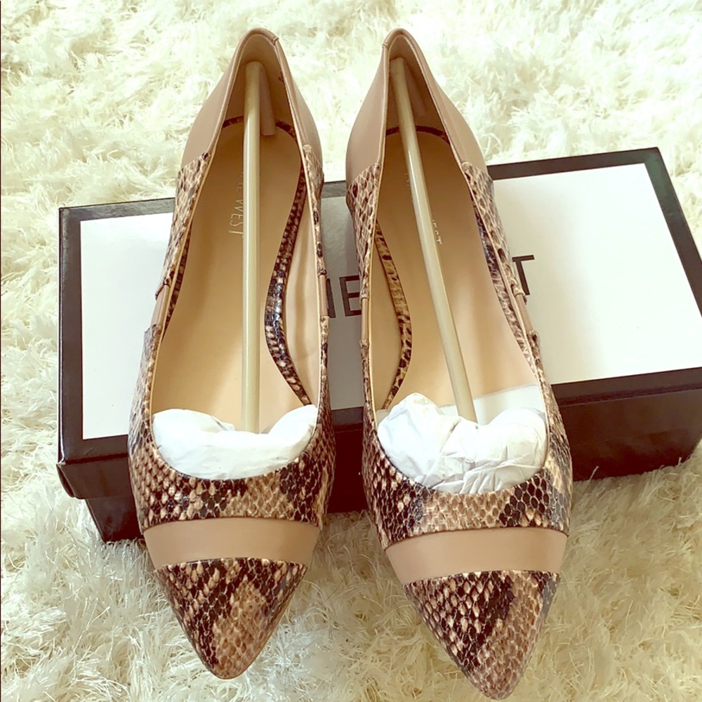 Snakeskin nude flats